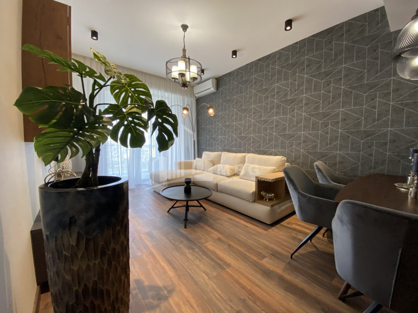 იყიდება ბინა, ვაკე