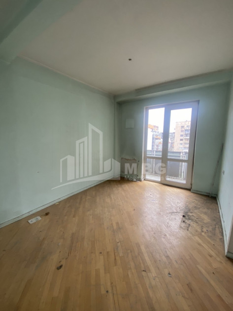 იყიდება ბინა, საბურთალო