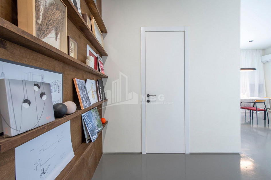 Продается Квартира, в Мтацминда