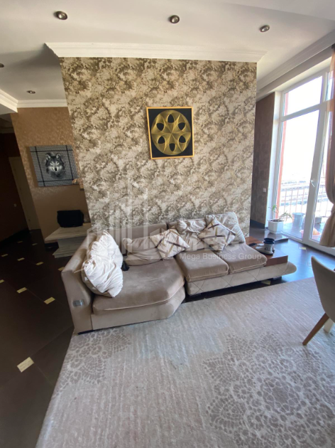For Sale Flat, in Surrounding area of metro Guramishvili