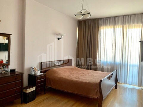 იყიდება ბინა, საბურთალო