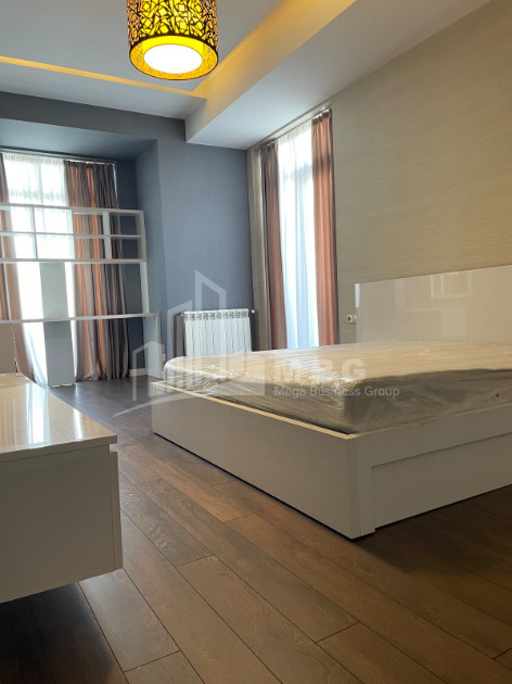 იყიდება ბინა, ვაკე