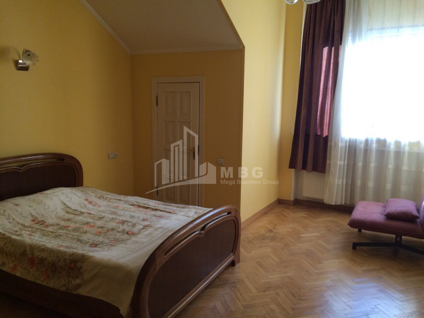 For Rent Flat, in Mtatsminda