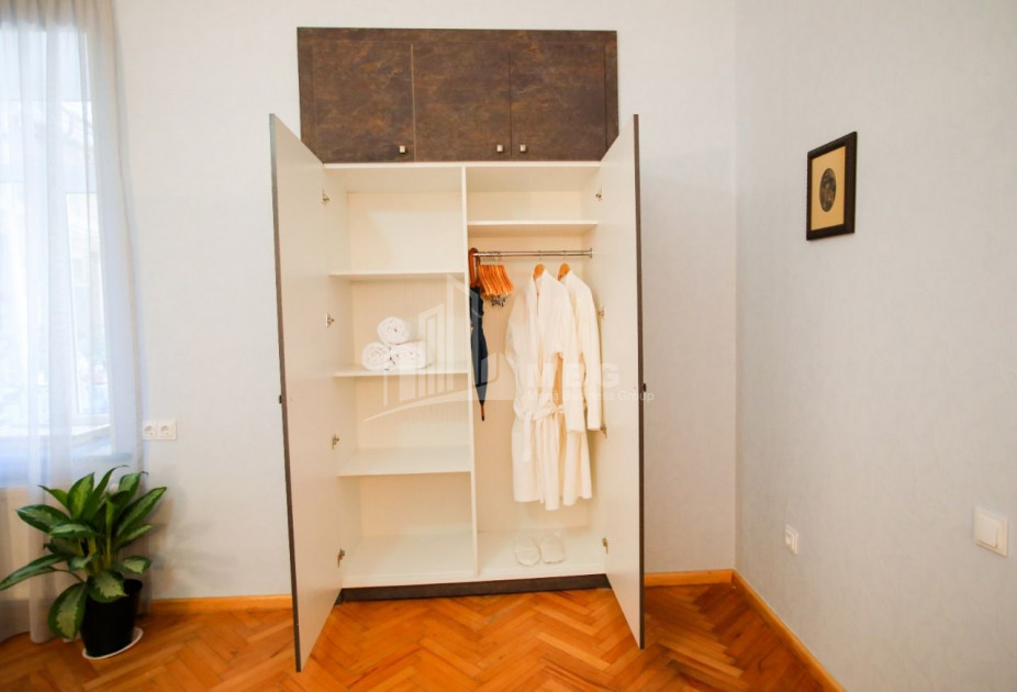 For Sale Flat, in Mtatsminda