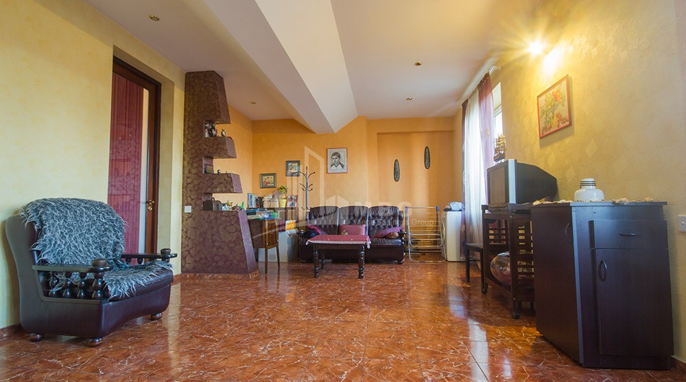 For Sale Flat, in Tabakhmela