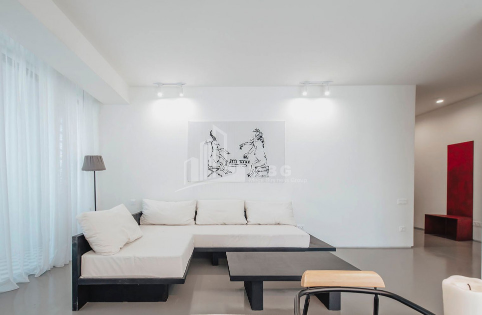 Продается Квартира, в Мтацминда