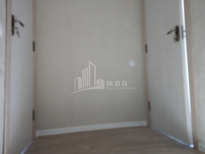 For Sale Flat, in Metromsheni