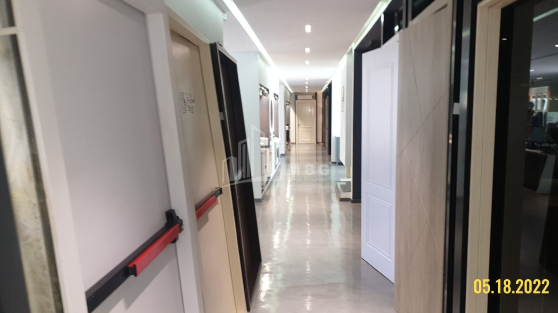 For Rent Building Commercial, in Mukhiani