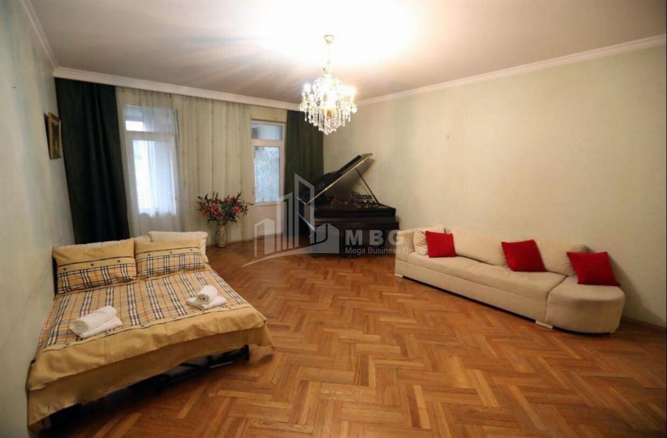 For Sale Flat, in Mtatsminda District