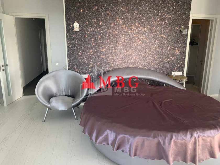 For Sale Flat, in Bagebi