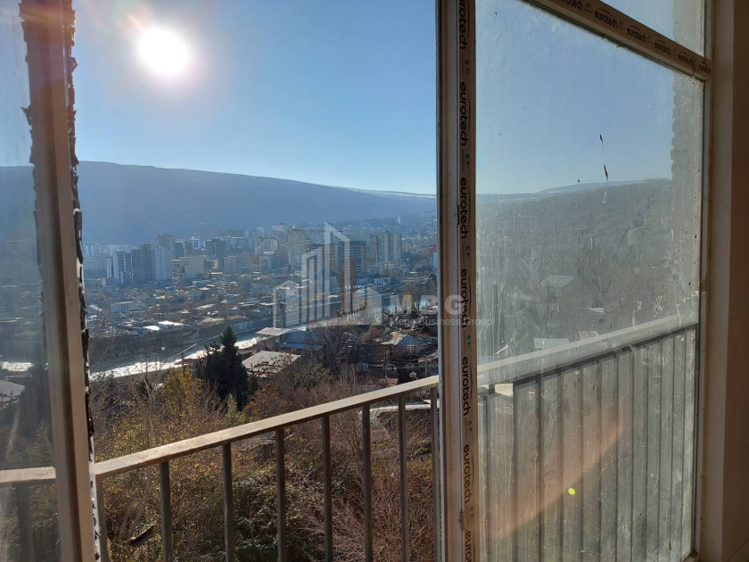 For Sale Flat, in Isani District