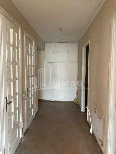 იყიდება ბინა, საბურთალო