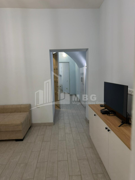 Продается Универсальный Коммерческий На улице А. Чикобава, ჩუღურეთი