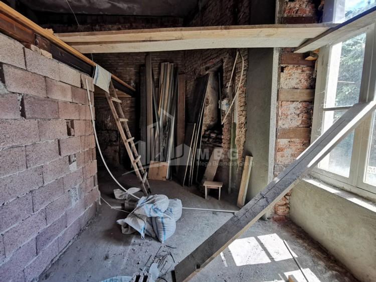 For Sale For office Commercial, in Kalaubani