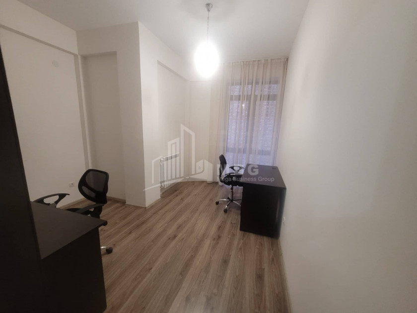 For Rent Витражный фасад Commercial, in Sololaki