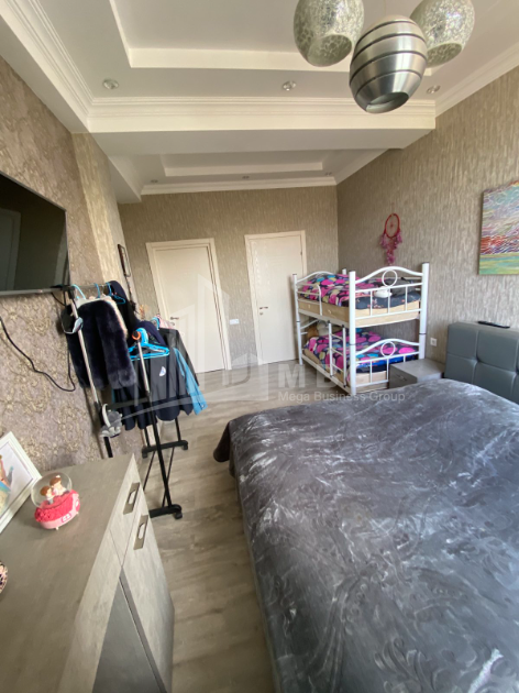 For Sale Flat, in Surrounding area of metro Guramishvili