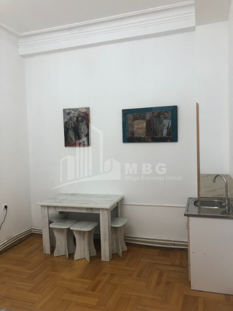 For Sale Hostel - Guesthouse Commercial, in Sololaki