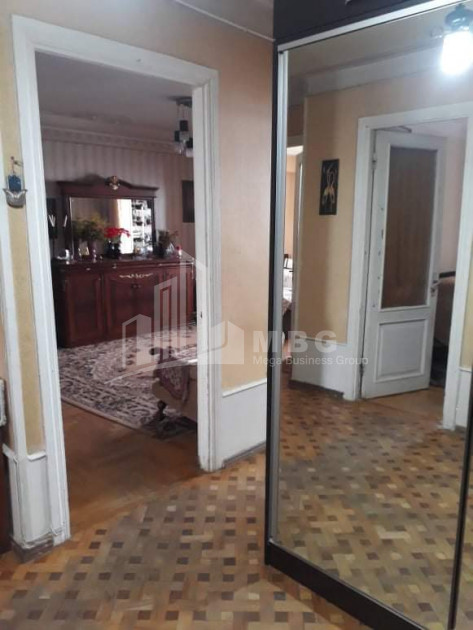 For Sale Flat, in Nutsubidze micro-districts (I-V)