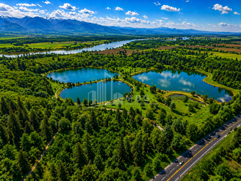 იყიდება კომერციული - არასასოფლო მიწის ნაკვეთი კახეთში
