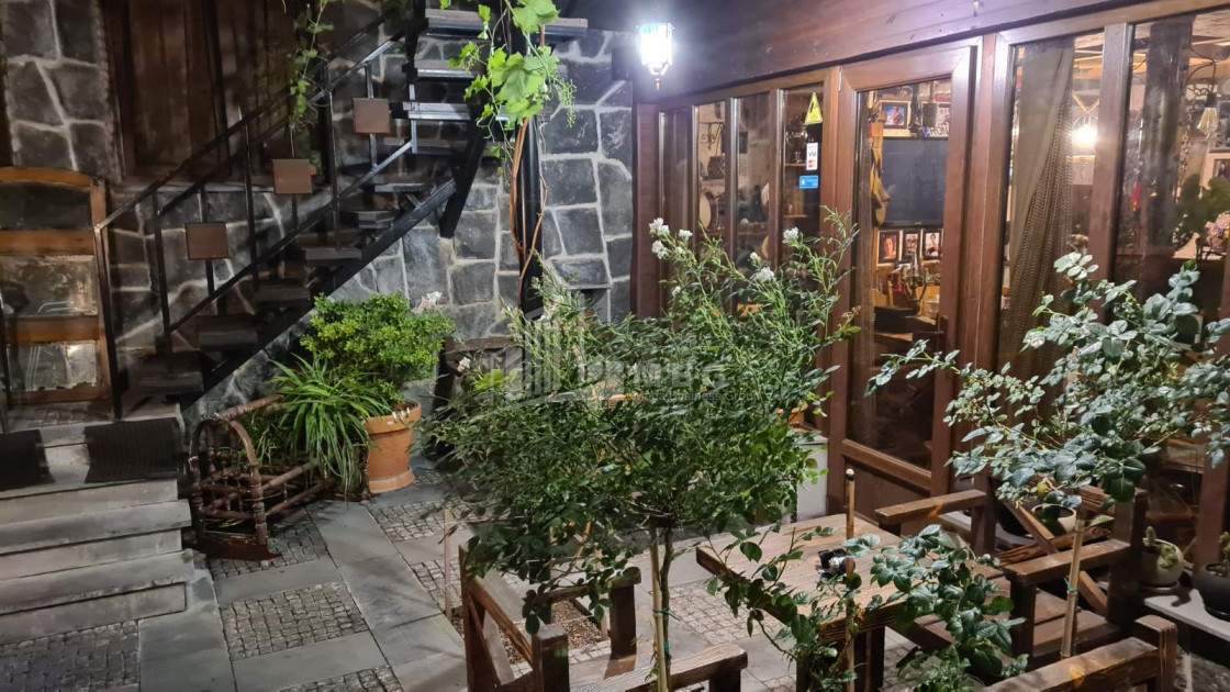 For Sale Hotel - Resort Commercial, in Abanotubani