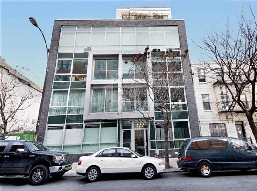 Продается Торговый Коммерческий, в Сабуртало