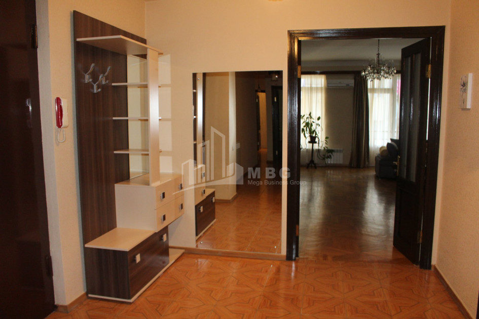 В аренду Квартира, в Ваке Район