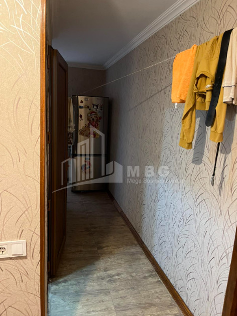 იყიდება ბინა, საბურთალო