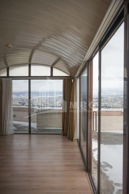 For Rent Hotel - Resort Commercial, in Mtatsminda District