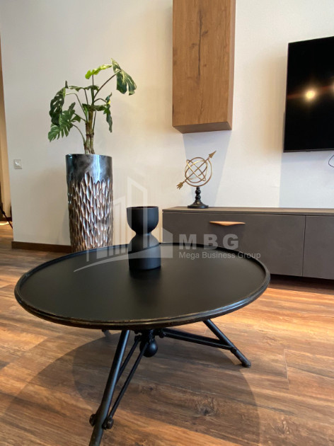 იყიდება ბინა, ვაკე