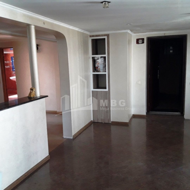 იყიდება ბინა, ბათუმი