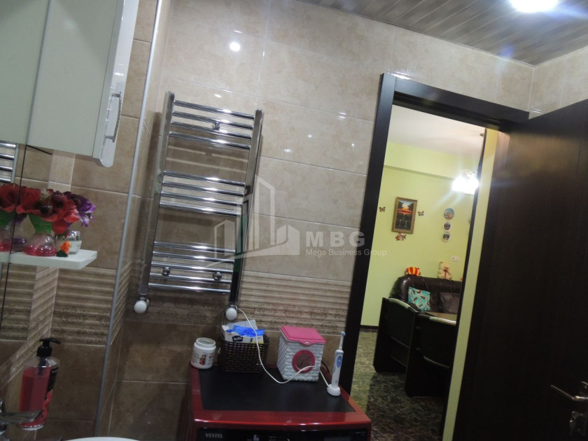 For Sale Flat, in Nutsubidze micro-districts (I-V)