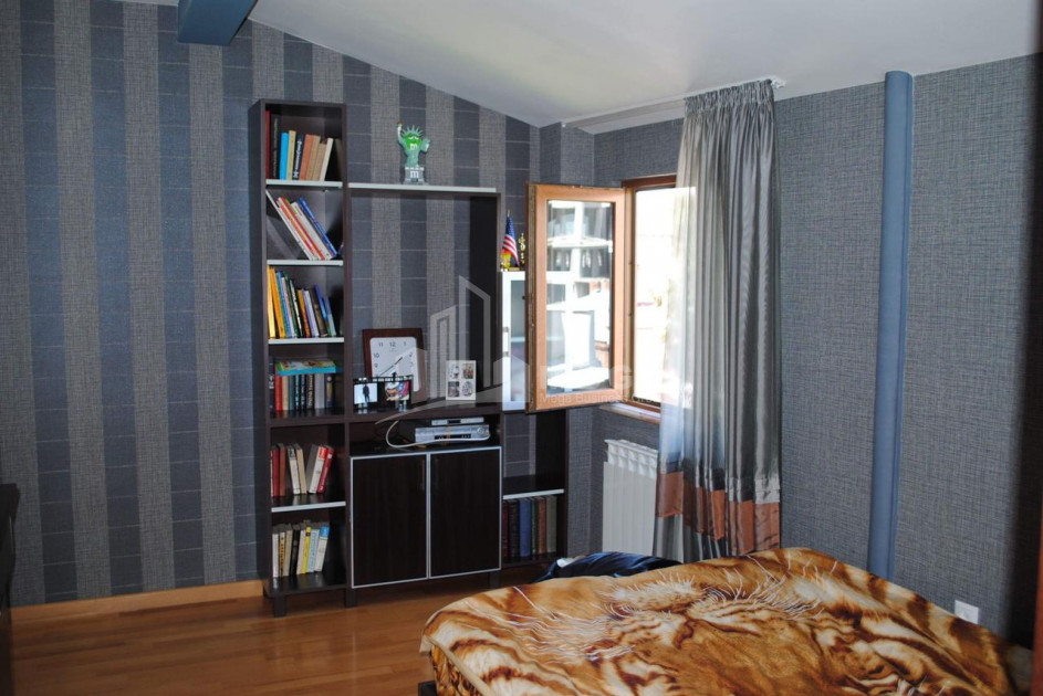 В аренду Квартира, в Мтацминда