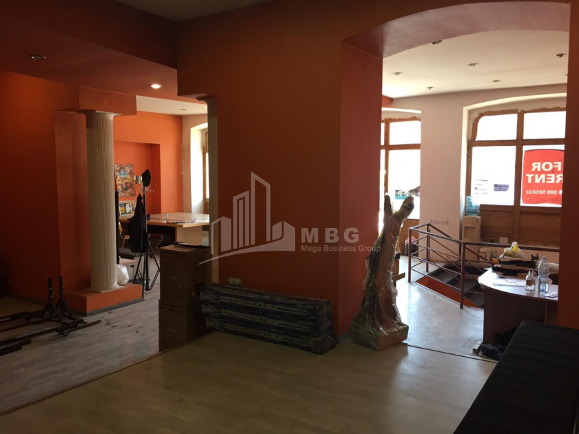 For Rent Витражный фасад Commercial, in Sololaki