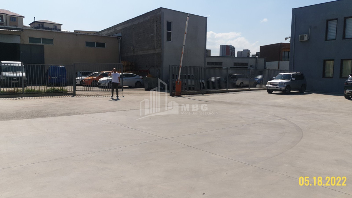 For Rent Building Commercial, in Mukhiani