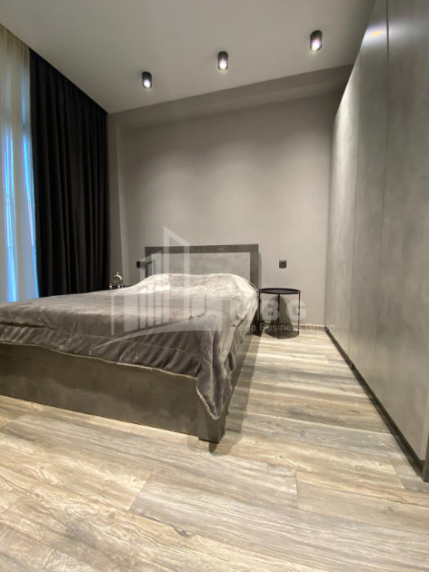 იყიდება ბინა, საბურთალო