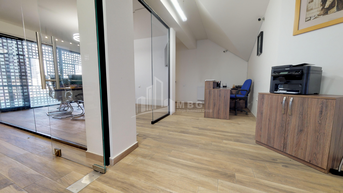 For Rent For office Commercial, in Chugureti District