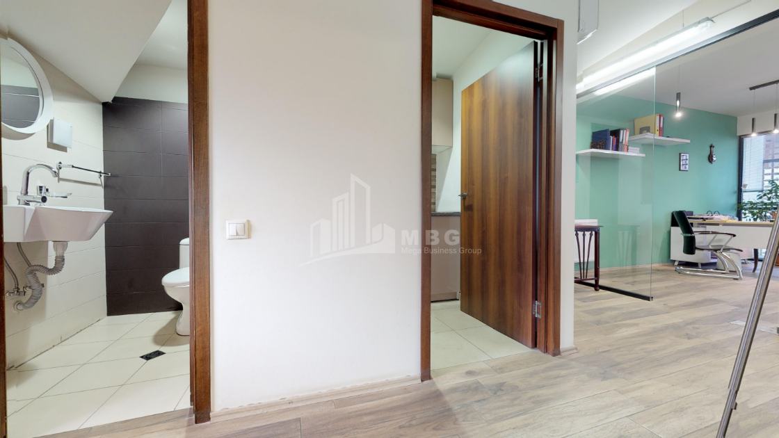 For Rent For office Commercial, in Chugureti District