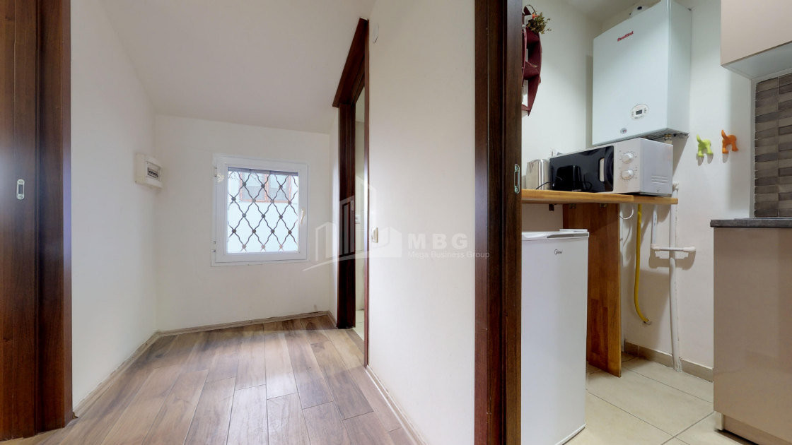 For Rent For office Commercial, in Chugureti District