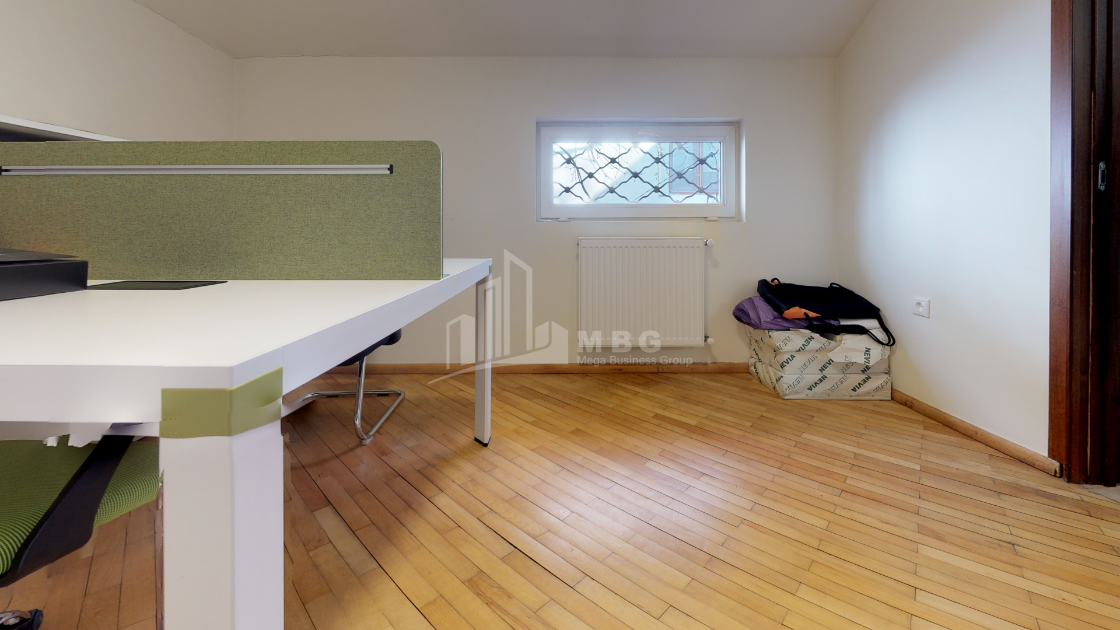 For Rent For office Commercial, in Chugureti District