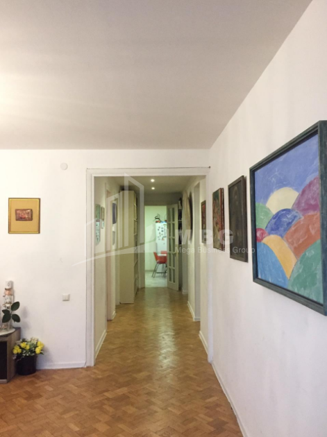 For Sale Flat, in Mtatsminda