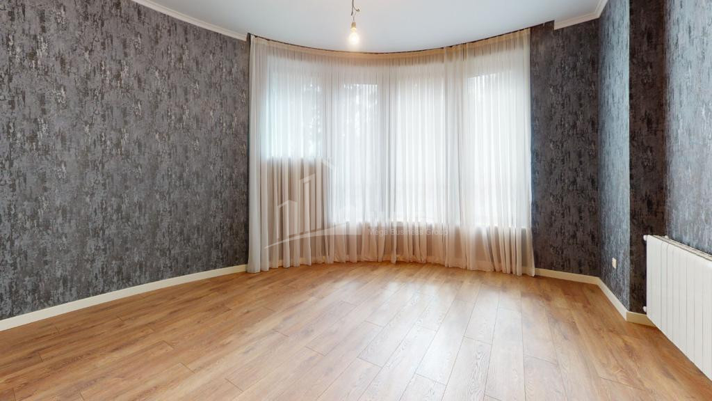 იყიდება სახლი - აგარაკი, დიღმის ჭალა