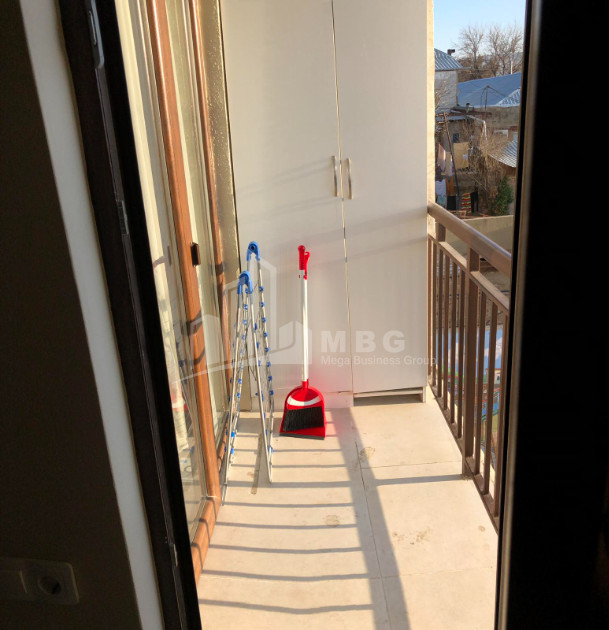 იყიდება ბინა, კუკია