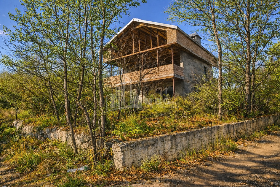 იყიდება ძველი აშენებული სახლი - აგარაკი მუხათწყაროში, მცხეთა