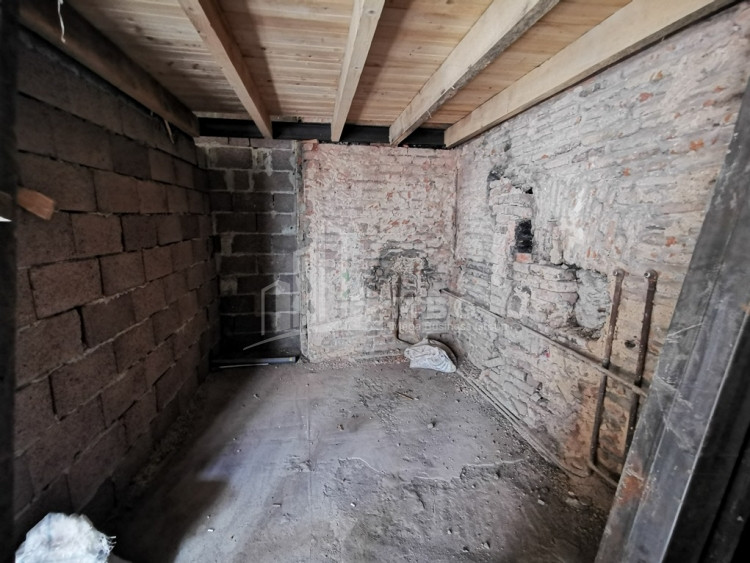 For Sale For office Commercial, in Kalaubani