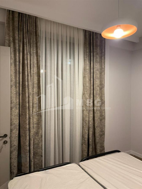 ქირავდება ბინა, ვერა