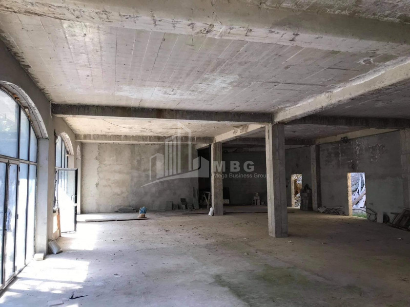 For Rent Витражный фасад Commercial, in Kutaisi