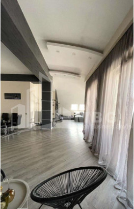 იყიდება ბინა, საბურთალო