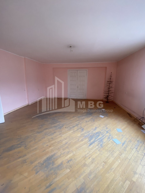 იყიდება ბინა, საბურთალო