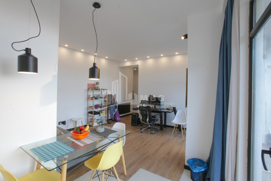 For Sale Flat, in Bagebi