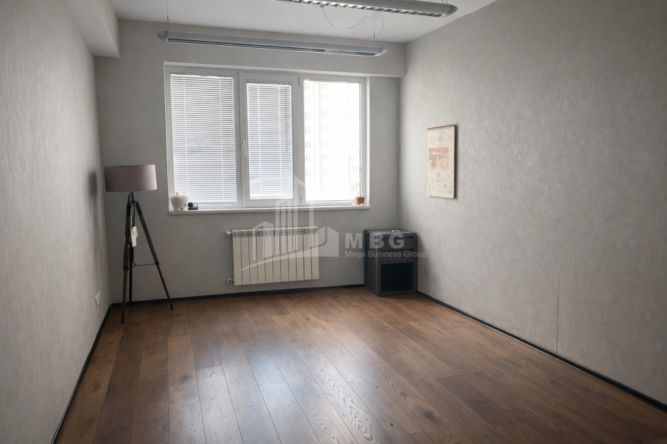 Продается Коммерческий Пекини авеню Сабуртало Сабуртальский Район Тбилиси